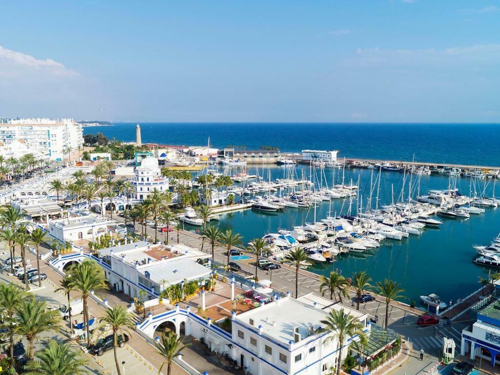 Urbanizacion Puerto Paraiso Estepona Buitenkant foto